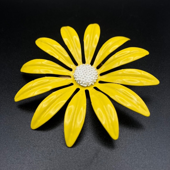 Jewelry - Vintage Enamel Flower Brooch Yellow White Daisy Floral Pin Large 3.25"